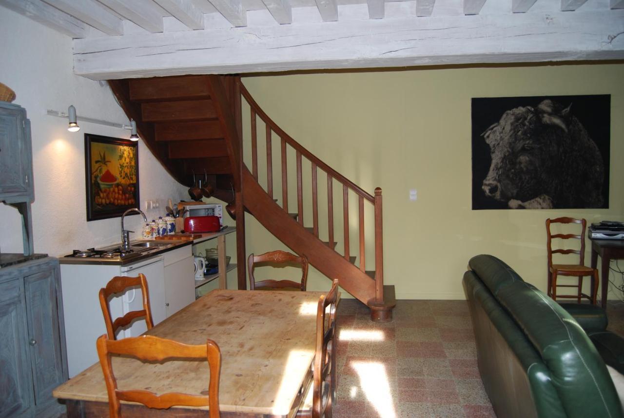 Bed and Breakfast La Tour Marcilly-la-Gueurce Экстерьер фото